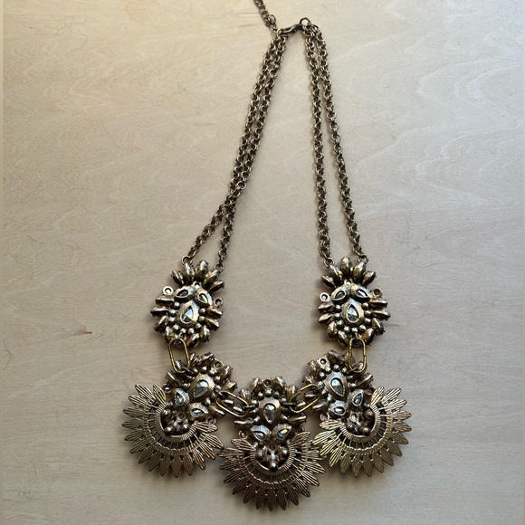 Costume Jewelry floral design necklace with multicolored cut glass beads - Picture 4 of 8